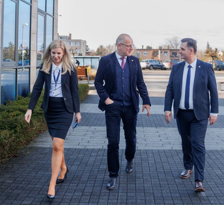 Gyálon egyeztettek Dr. Navracsics Tibor miniszterrel a fővárosi agglomeráció önkormányzatait érintő kérdésekről